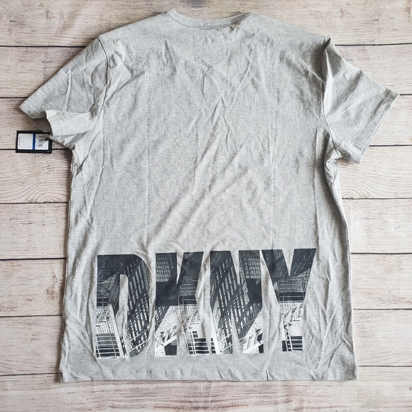 Mens size XL DKNY tee - Picture 2 of 3